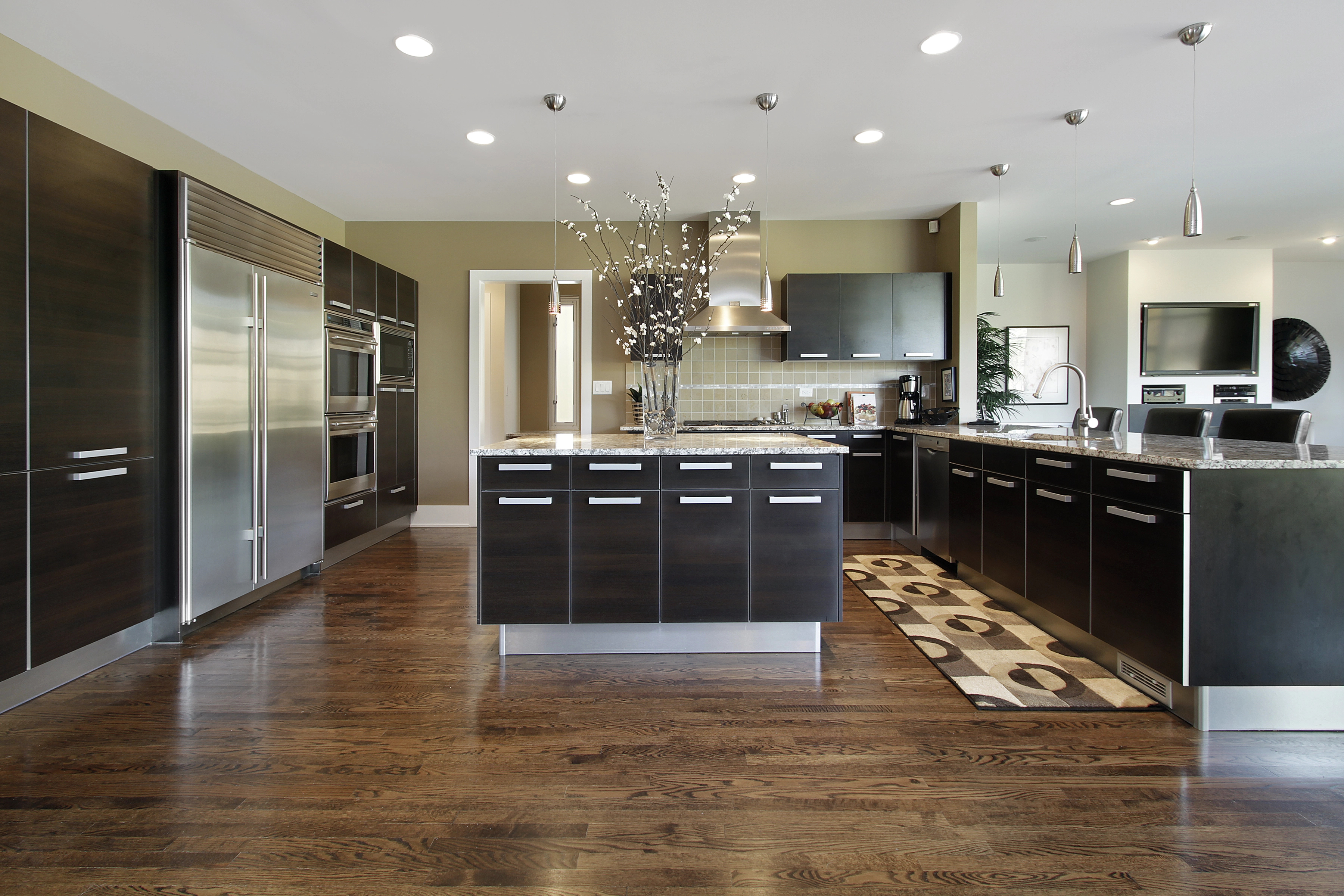 It’s All About The Details: Why Custom Kitchen Cabinets Shape What Guests Notice First