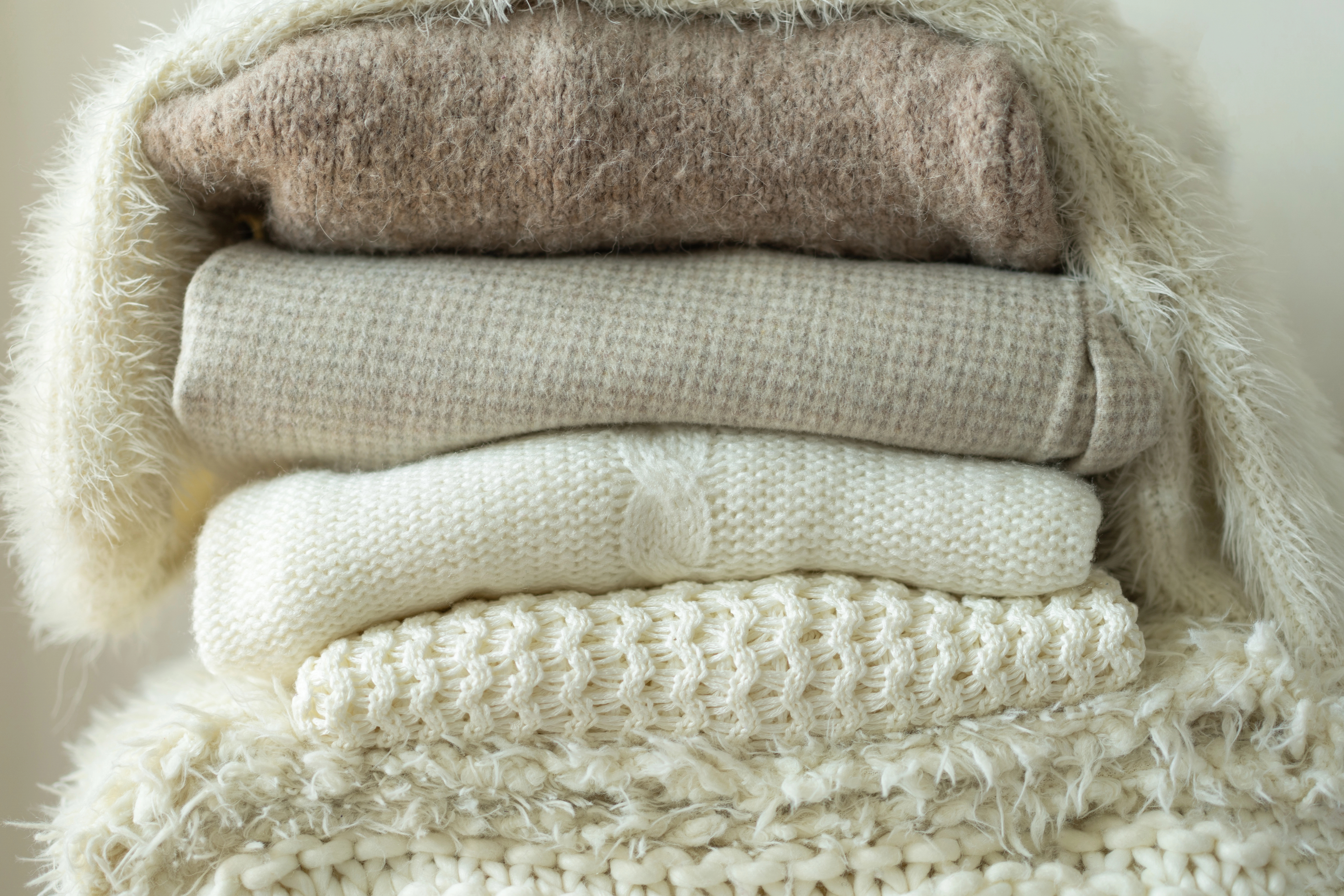 Linen Cabinet Designs Perfect for Seasonal Swaps