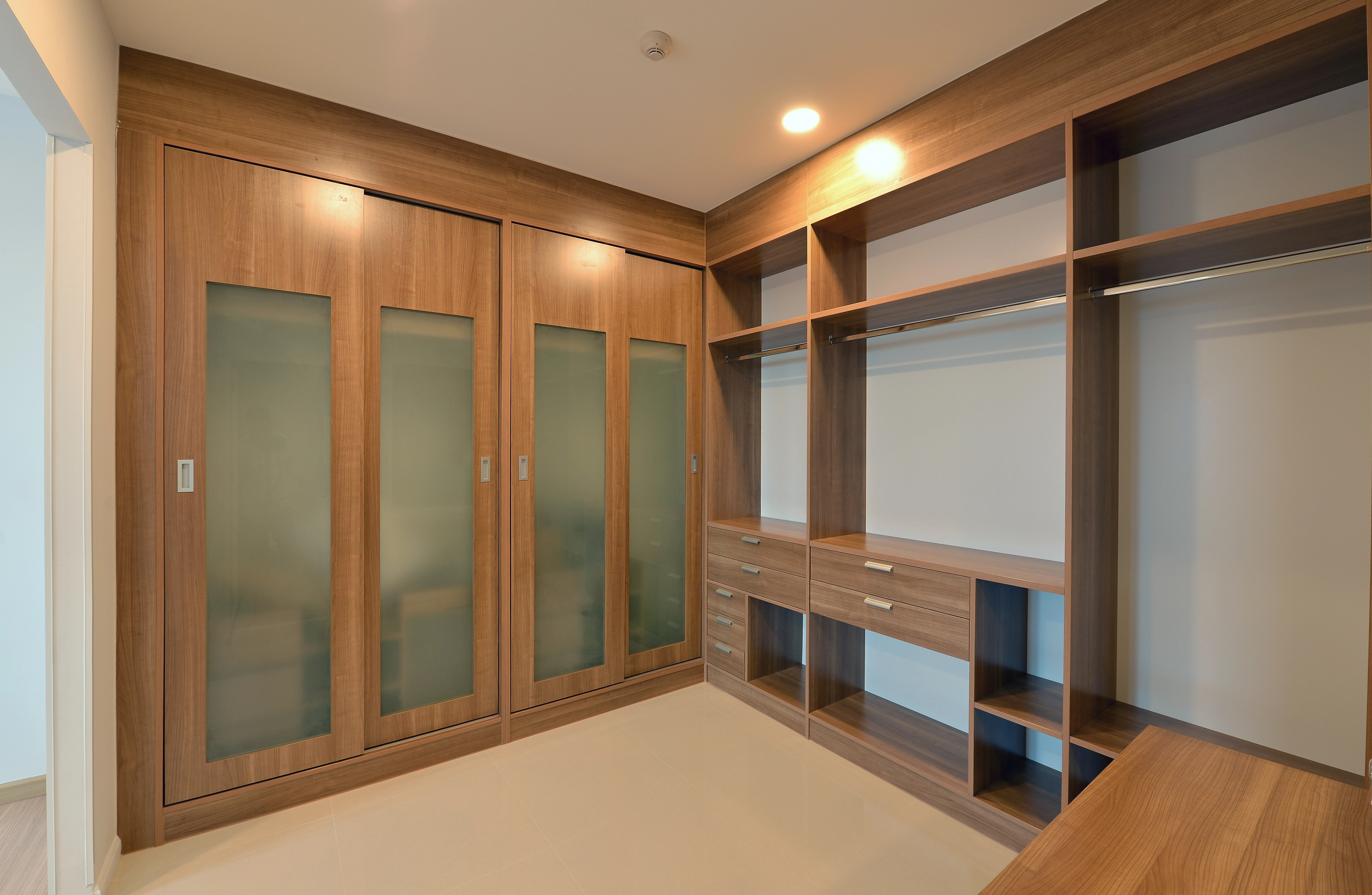Walk-In Closet Design: Fall Wardrobe Storage with Style